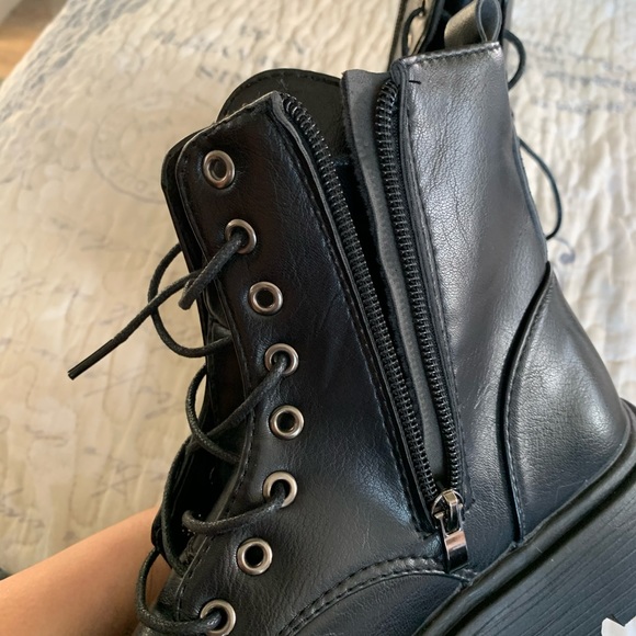 NWOT Black Combat Boots - Picture 4 of 8